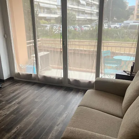 Appartement proche gare routière Menton Extérieur photo