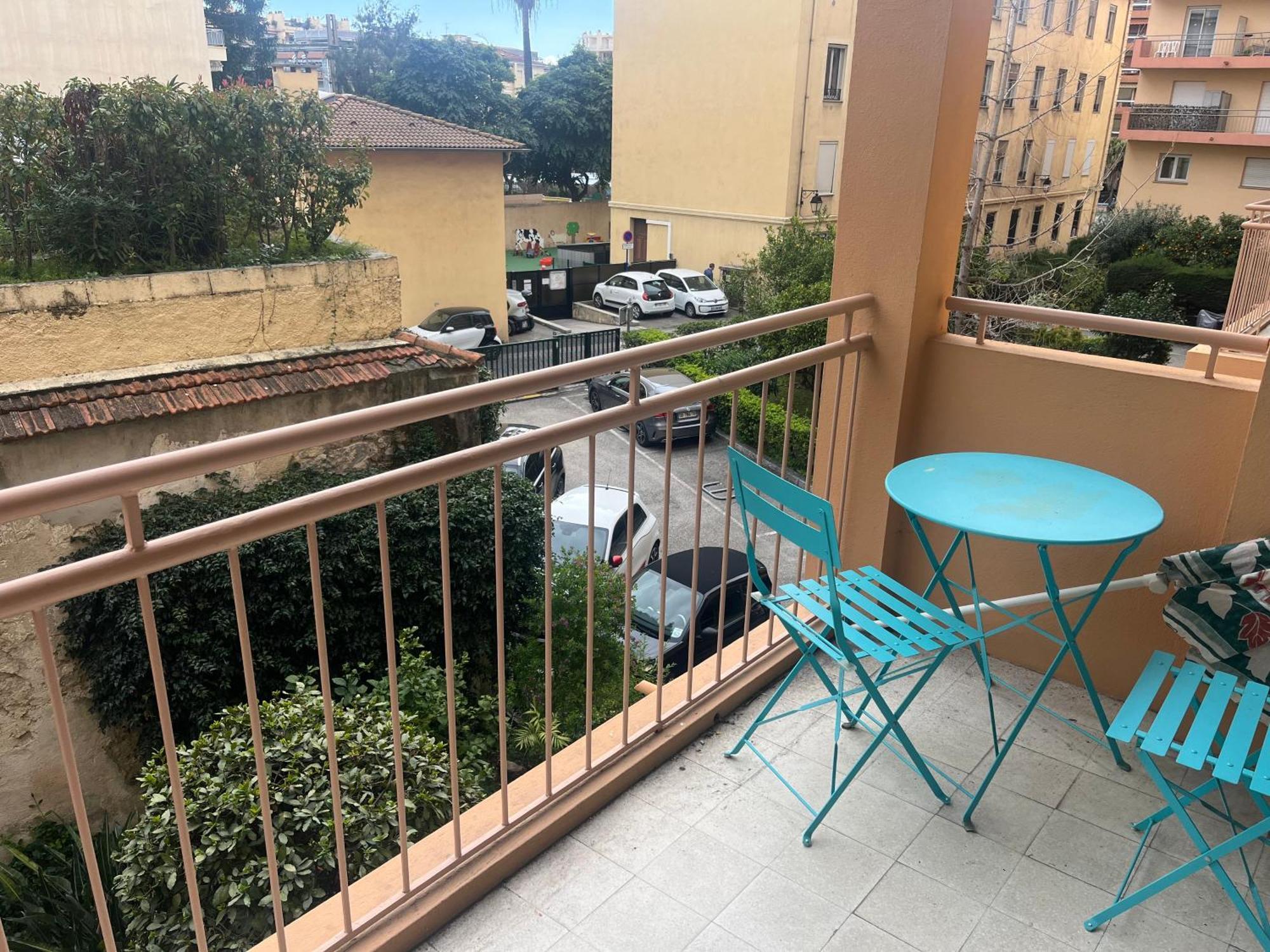 Proche Gare Routiere Apartment *
